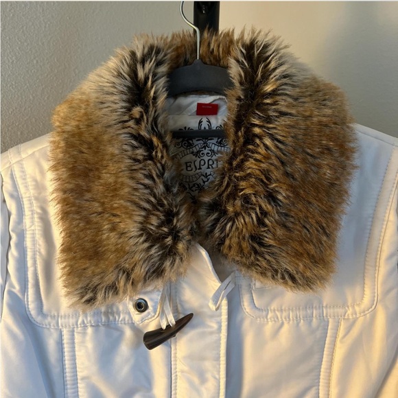 Esprit fur collar puffer jacket with horn toggles - Picture 2 of 5